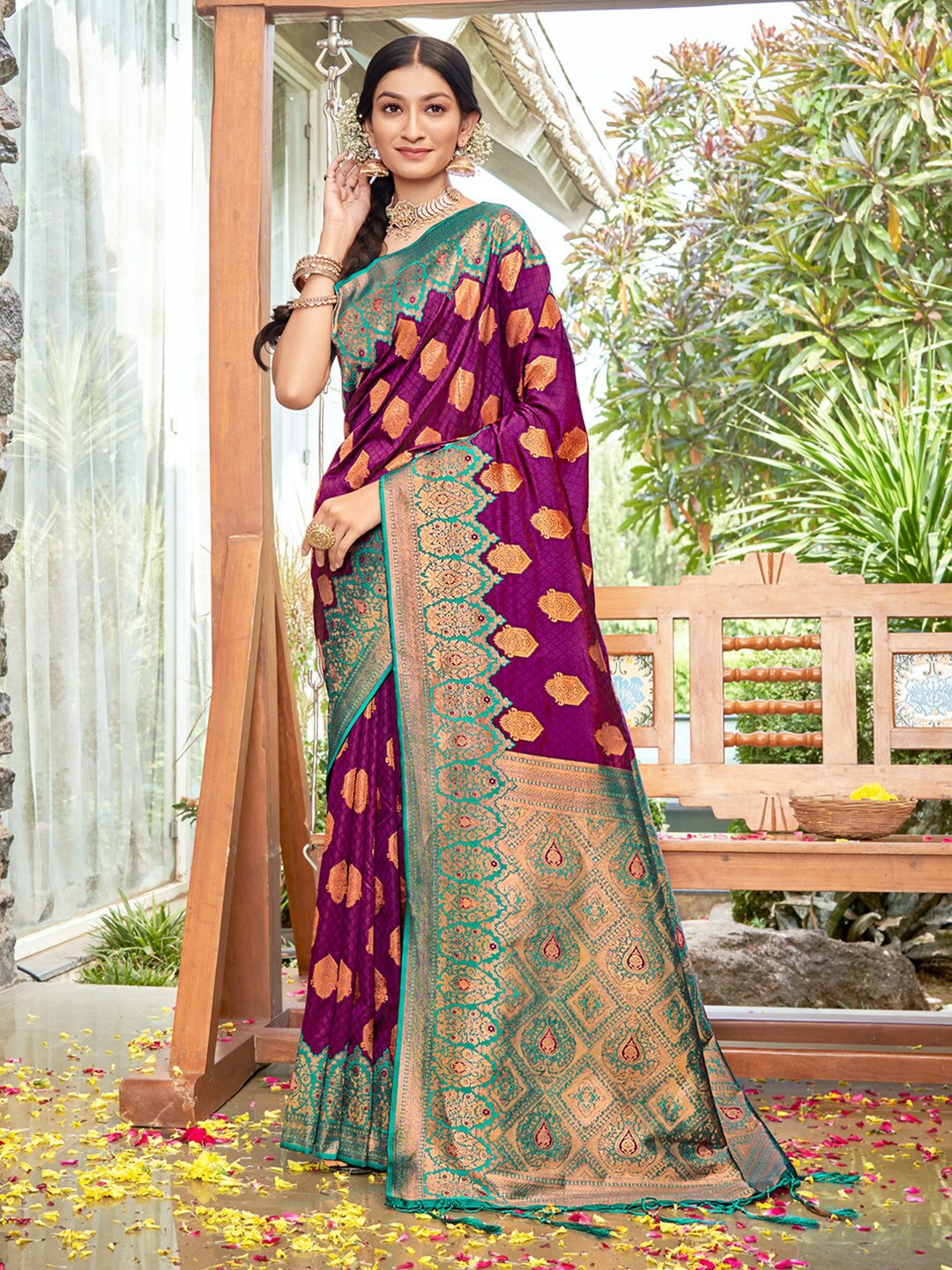 

Mitera Ethnic Motifs Woven Design Zari Saree, Purple