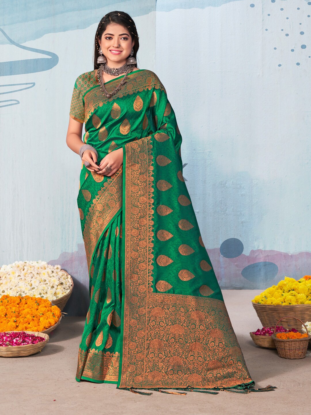 

Mitera Ethnic Motifs Woven Design Zari Banarasi Saree, Green
