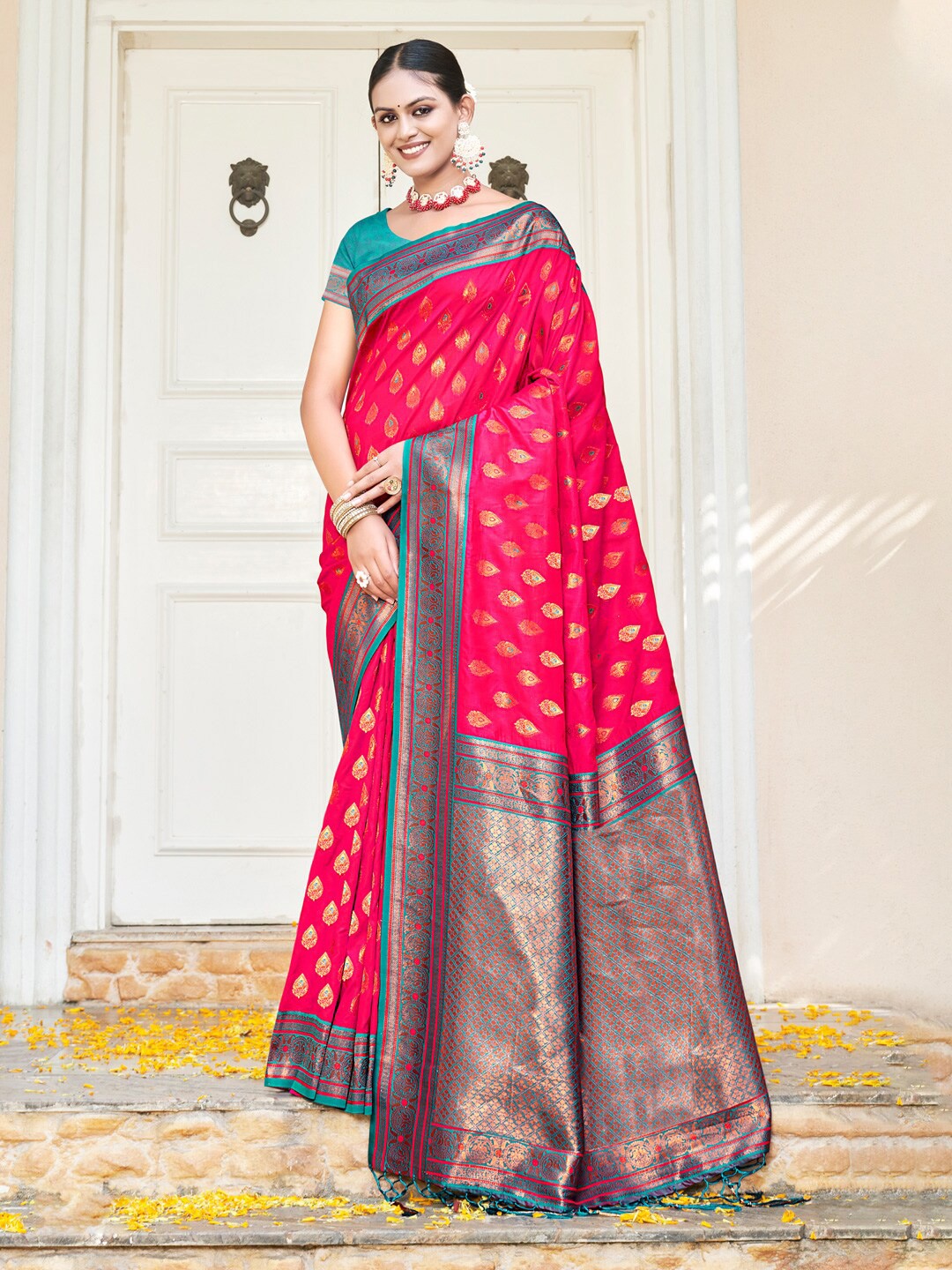 

Mitera Ethnic Motifs Woven Design Saree, Pink