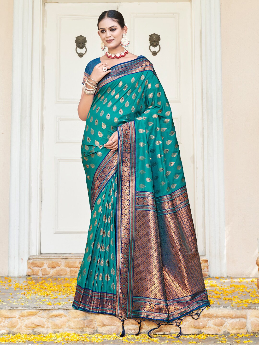 

Mitera Ethnic Motifs Woven Design Zari Saree, Sea green