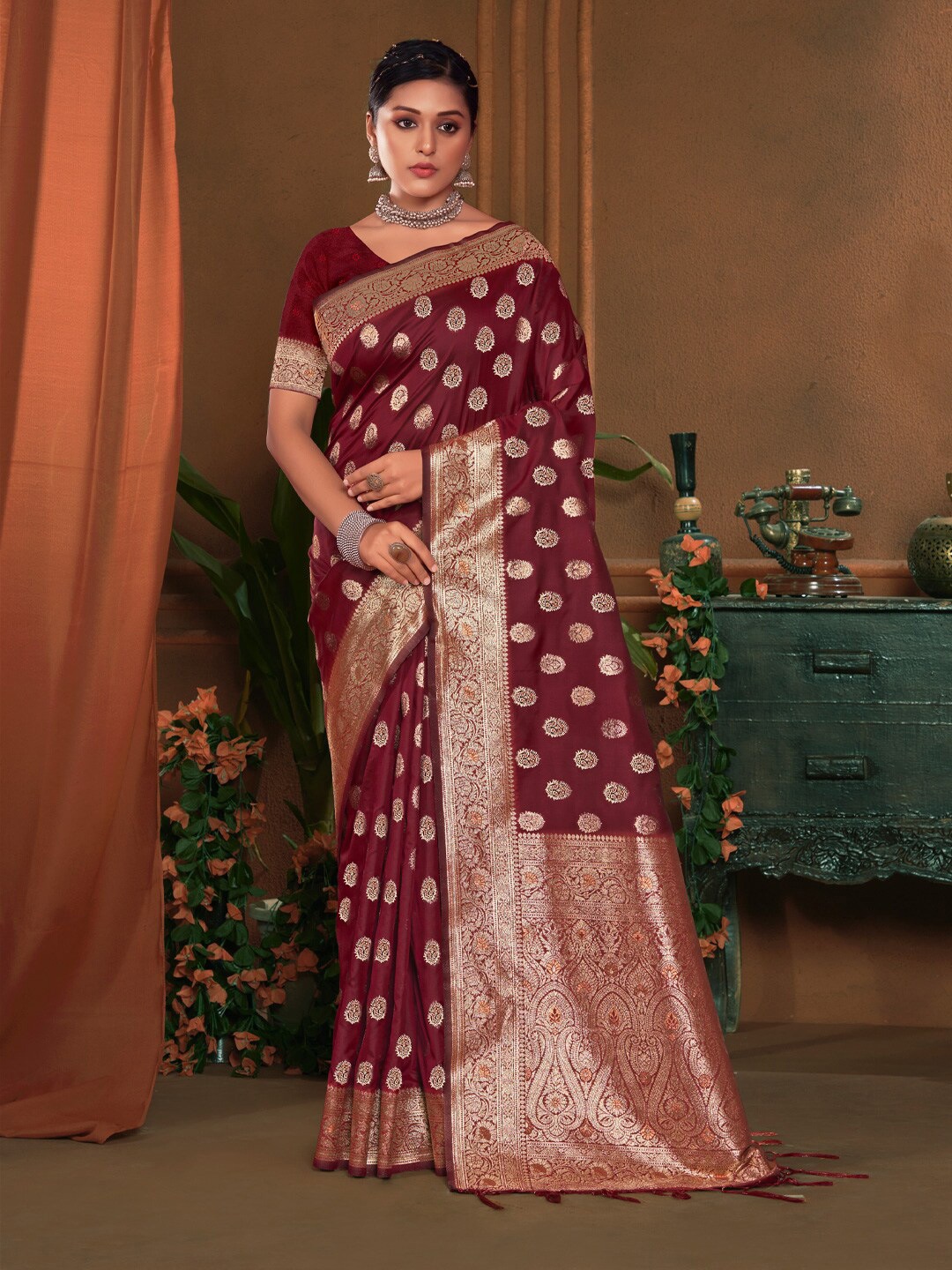 

Mitera Ethnic Motif Woven Design Zari Saree, Maroon