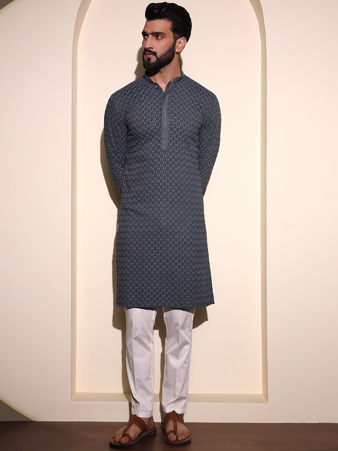 

MAD EXPRESS Geometric Printed Mandarin Collar Long Sleeves Thread Work Kurta, Grey