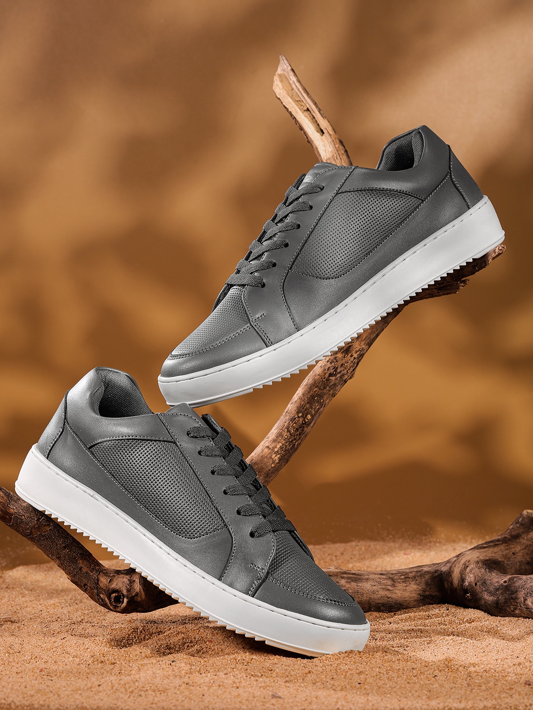 

Roadster The Lifestyle Co. Men Textured Sneakers, Grey