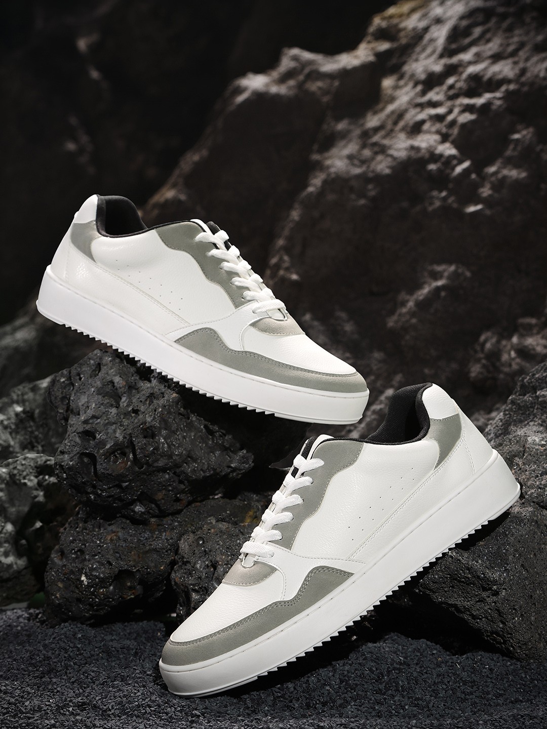 

Roadster The Lifestyle Co. Men Colourblocked Sneakers, White