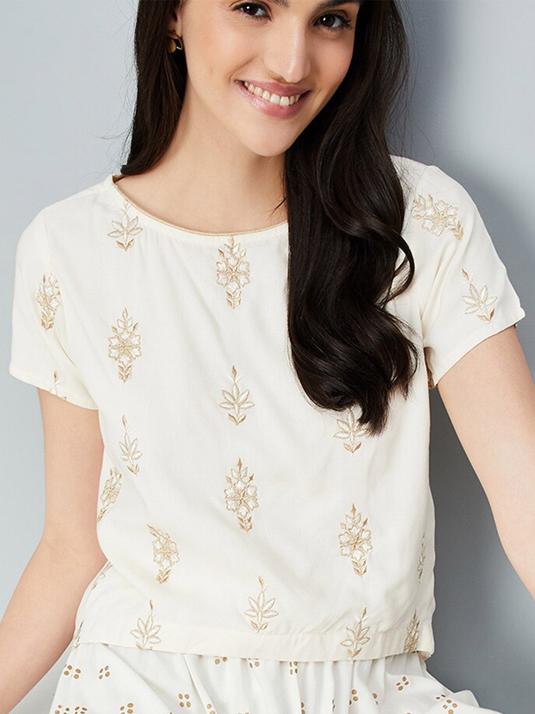

max Ethnic Motifs Embroidered Top, Off white