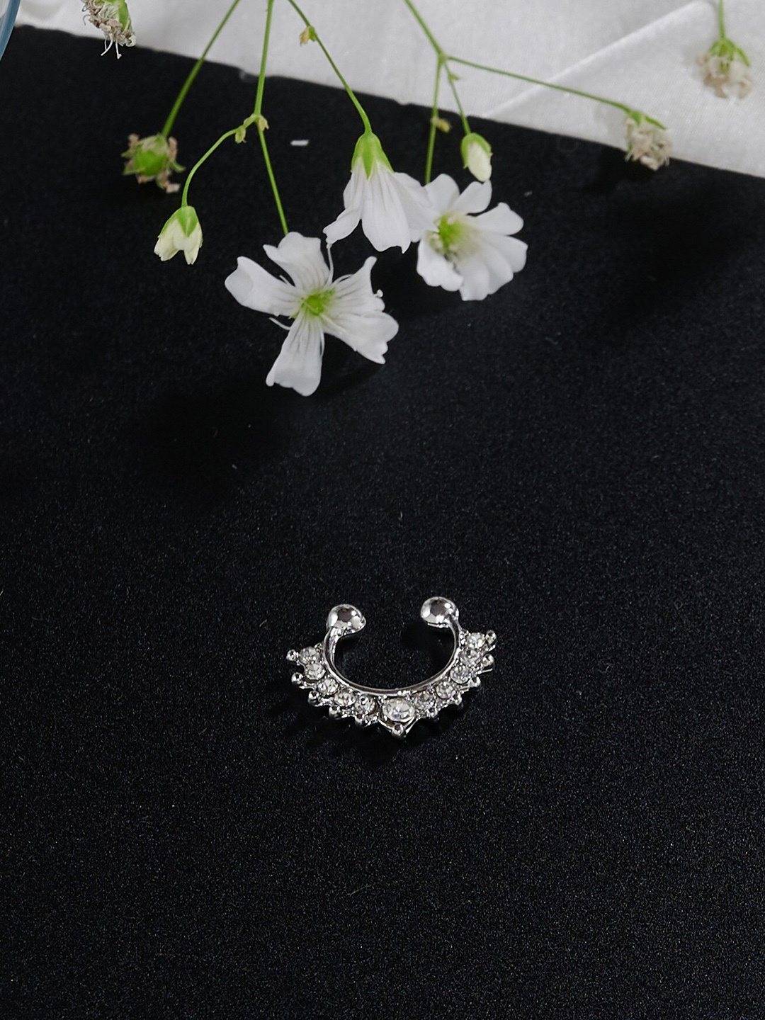 

ISHKAARA Silver-Plated Crystal Septum Nosepin