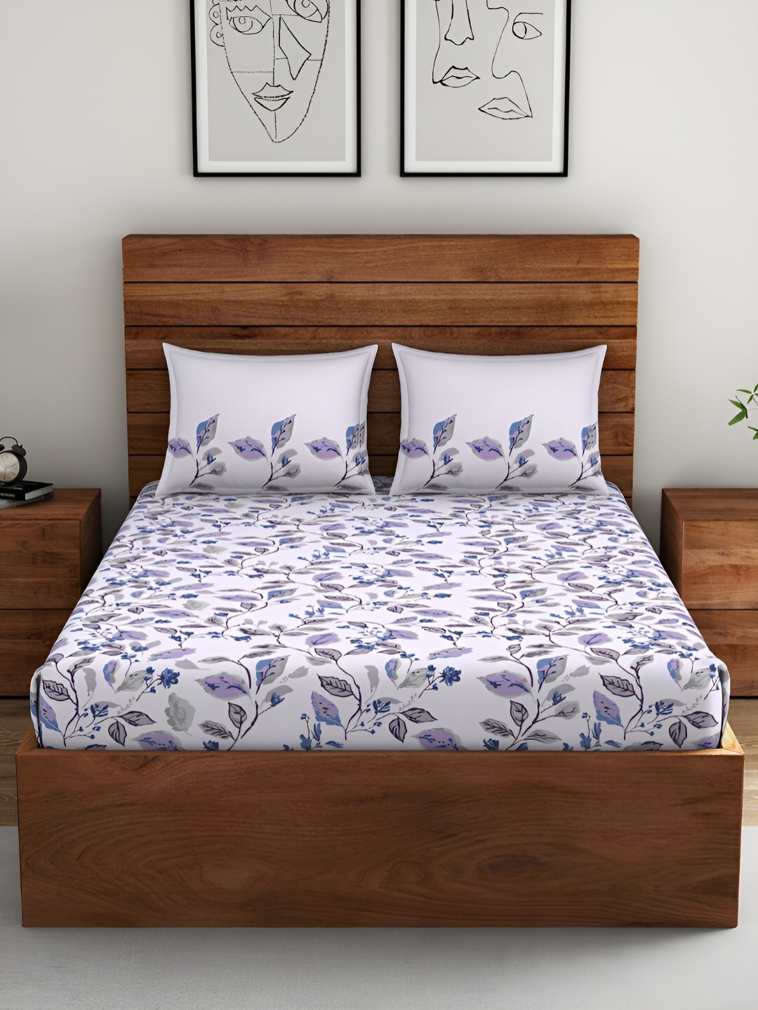 

SPACES Violet & White Floral 130 TC Cotton King Bedsheet with 2 Pillow Covers