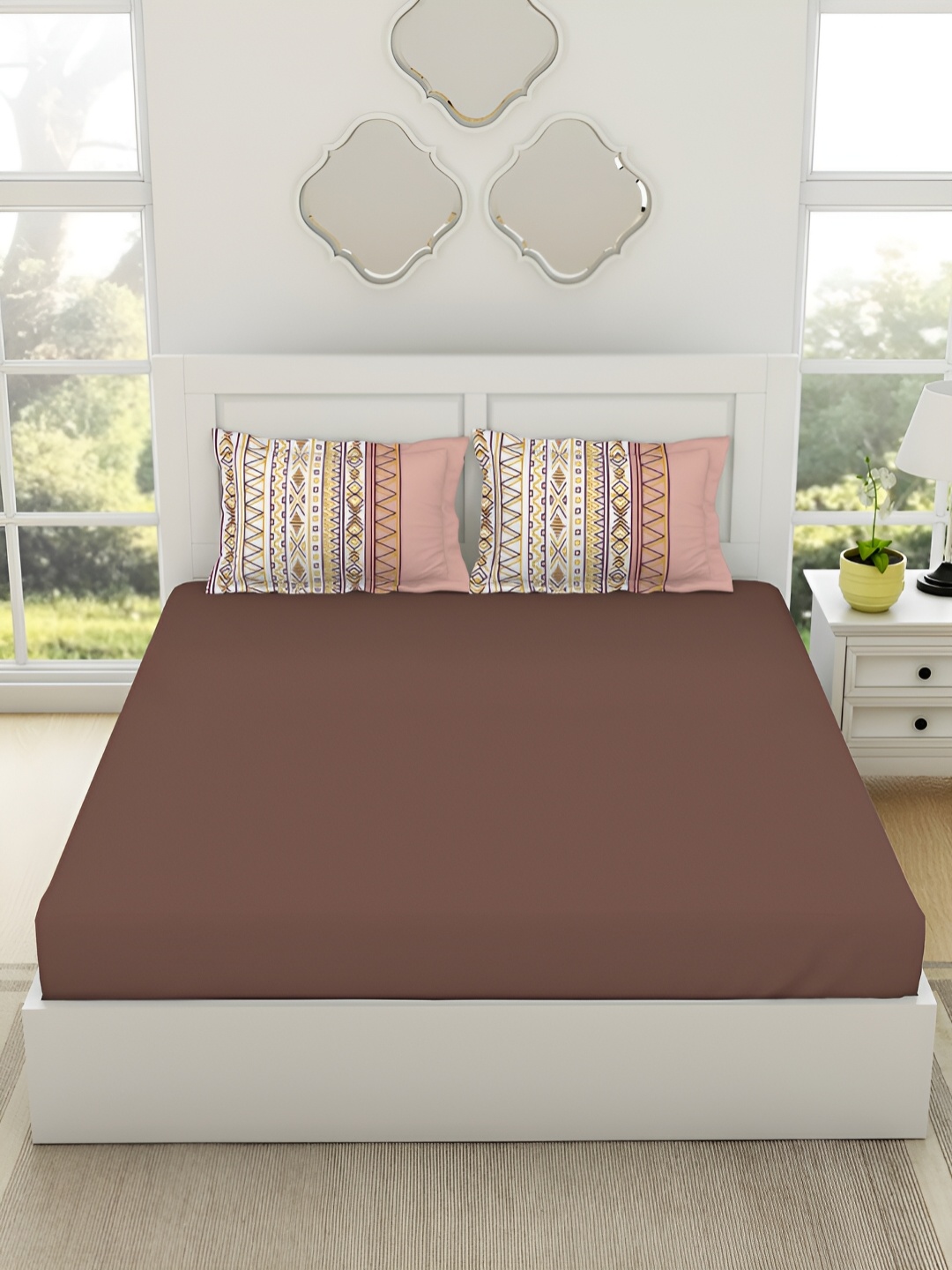 

SPACES Gypsy Brown Cotton 144 TC King Bedsheet With 2 Pillow Covers