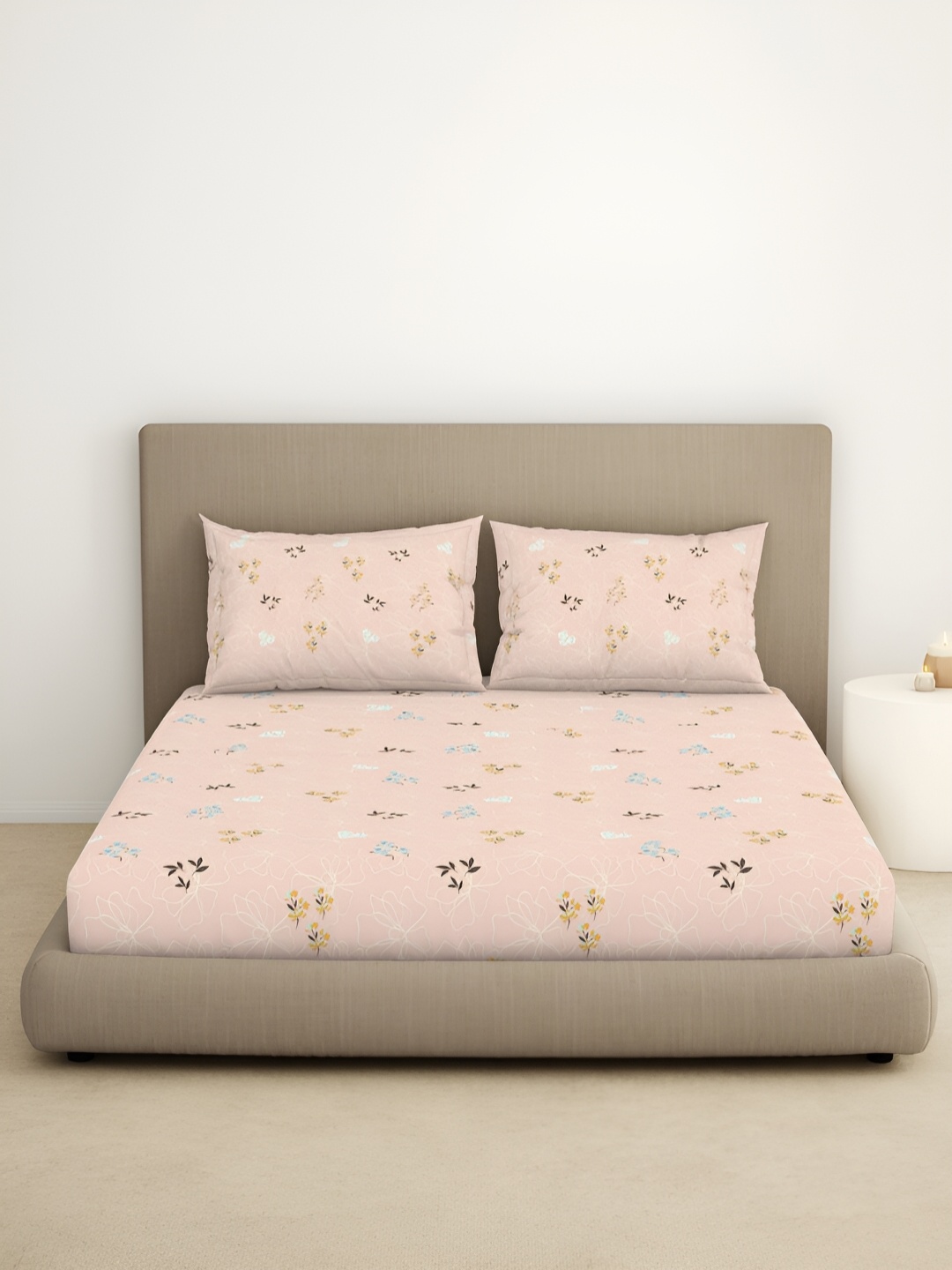 

SPACES Dainty Beige & Mustard Floral Cotton 144 TC King Bedsheet With 2 Pillow Covers