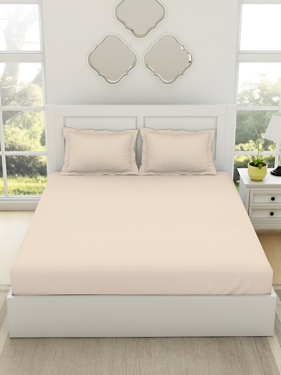 

SPACES Everyday Essentials Beige Cotton 144 TC King Bedsheet With 2 Pillow Covers
