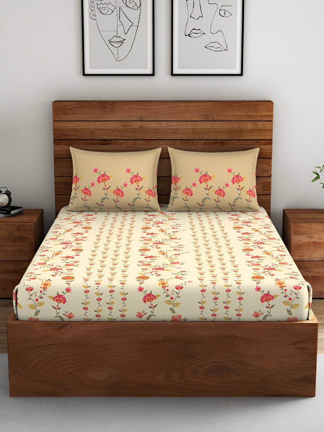 

SPACES Boho Beige & Red Floral Cotton 130 TC King Bedsheet With 2 Pillow Covers