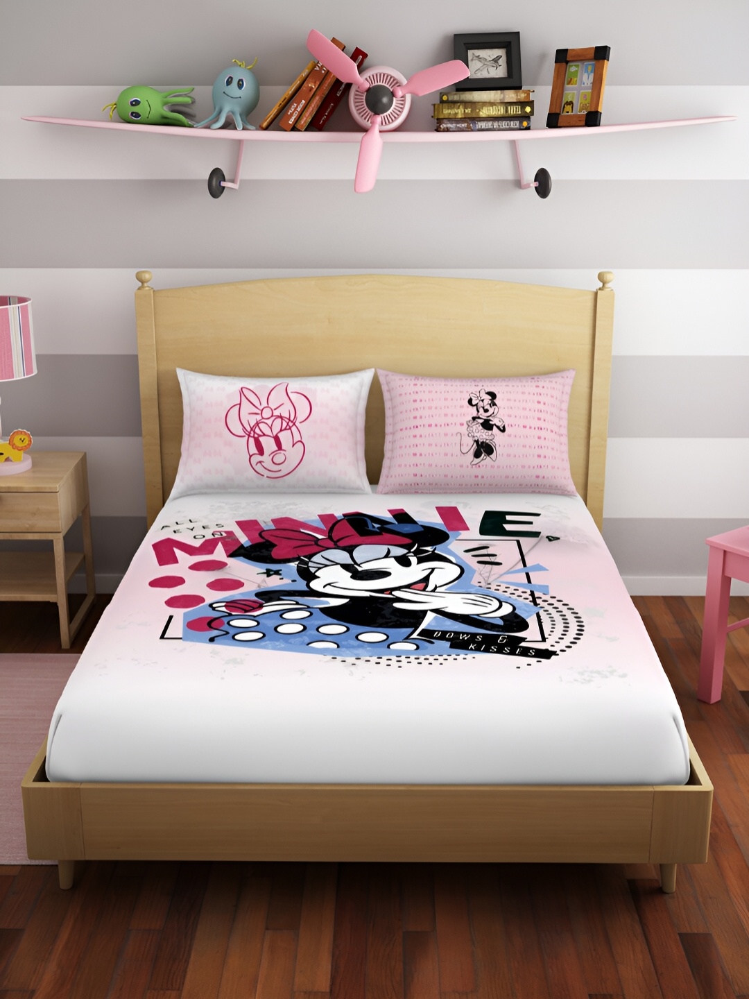 

SPACES Pink & Black Disney Minnie Cartoon Characters 180 TC King Cotton Bedsheet Set