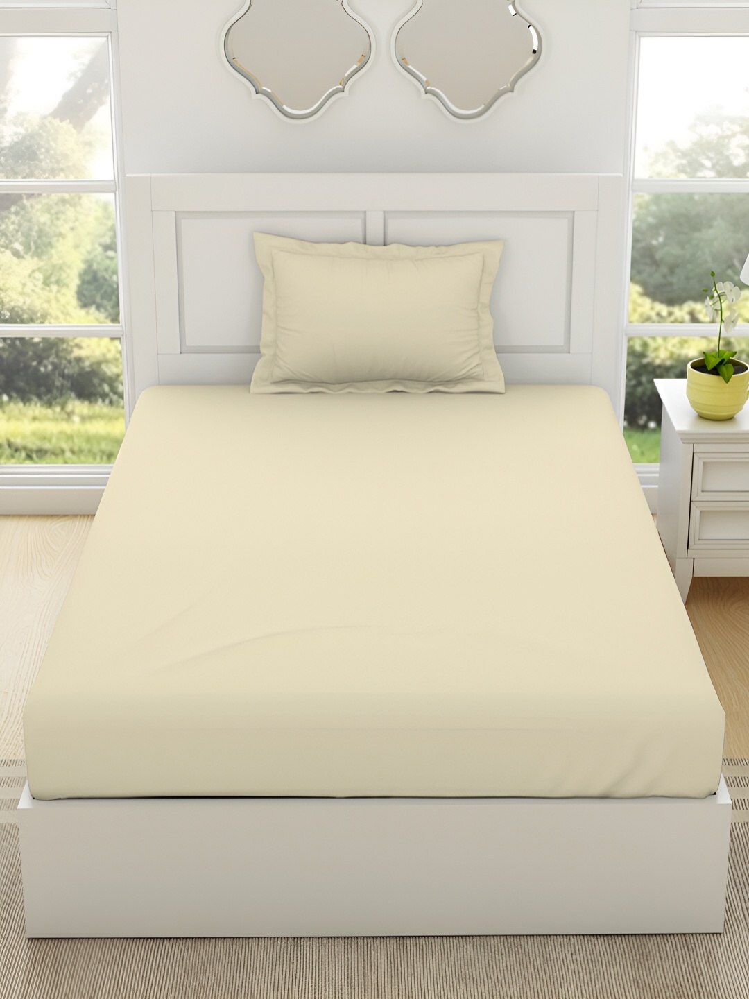 

SPACES Off White Everyday Essentials 144 TC Cotton Single Bedsheet Set