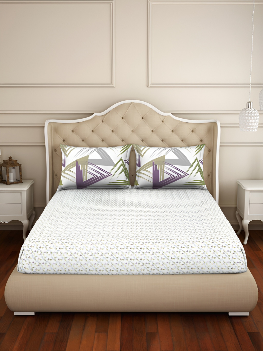 

Welspun Yellow & Purple Geometric Printed 144 TC King Bedsheet with 2 Pillow Covers