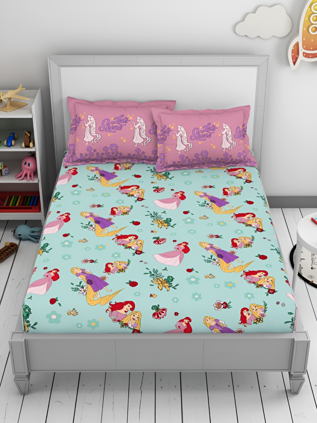 

Welspun Blue & Purple Cartoon Characters 144 TC King Bedsheet with 2 Pillow Covers
