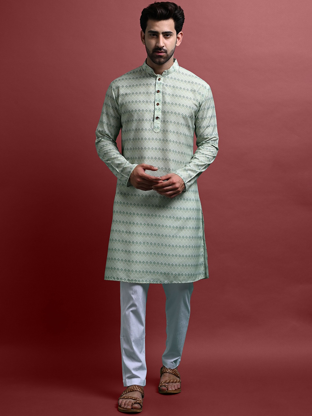 

VESHAM Geometric Printed Mandarin Collar Modal Kurta, Green