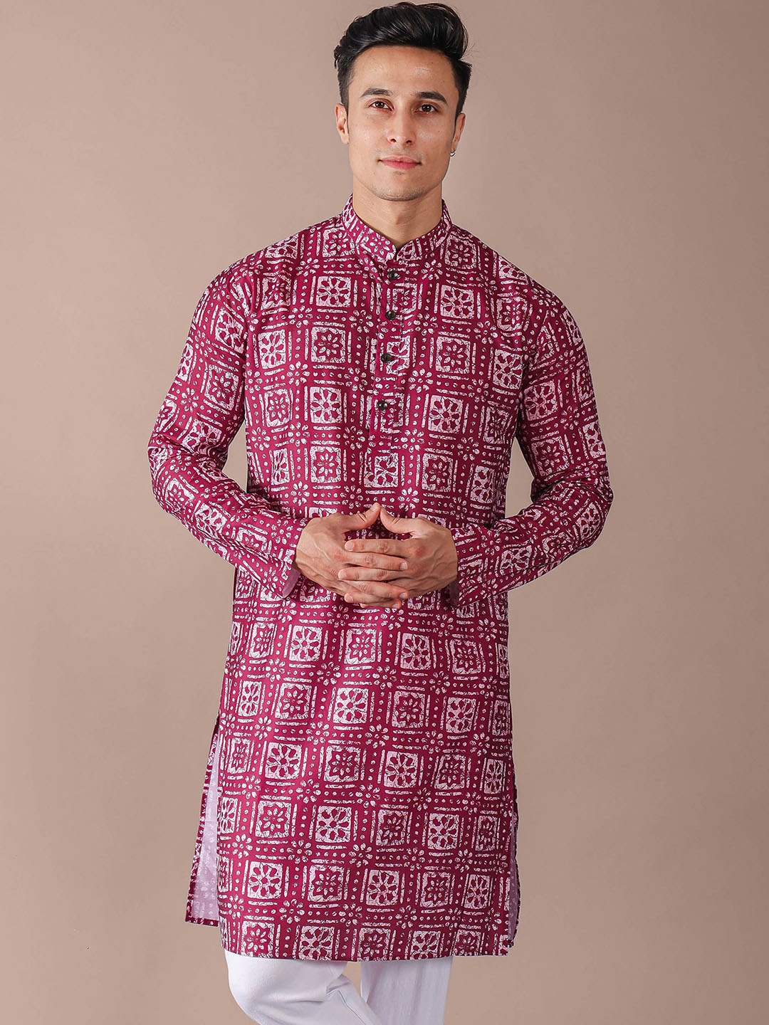 

VESHAM Floral Batik Printed Mandarin Collar Straight Kurta, Maroon