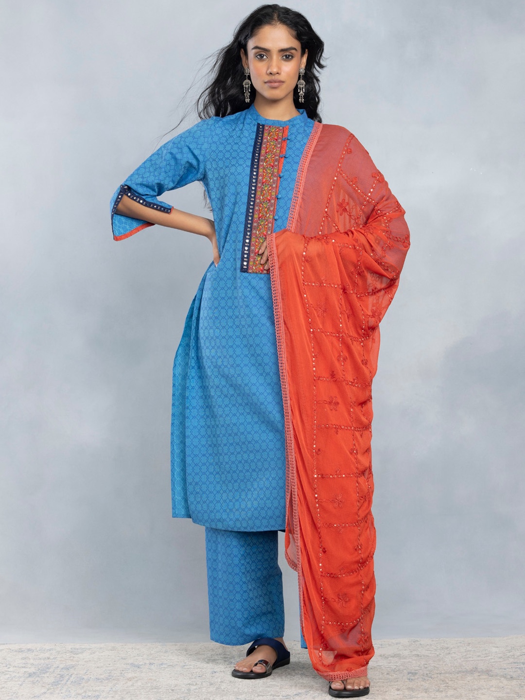 

SHAYE Geometric Printed Regular Mirror Work Kurta with Trousers & Dupatta, Blue