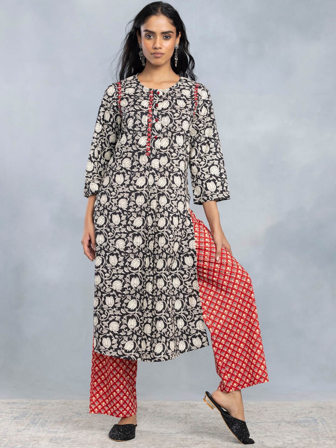 

SHAYE Ethnic Motifs Printed Regular Straight Pure Cotton Kurta with Palazzos, Black
