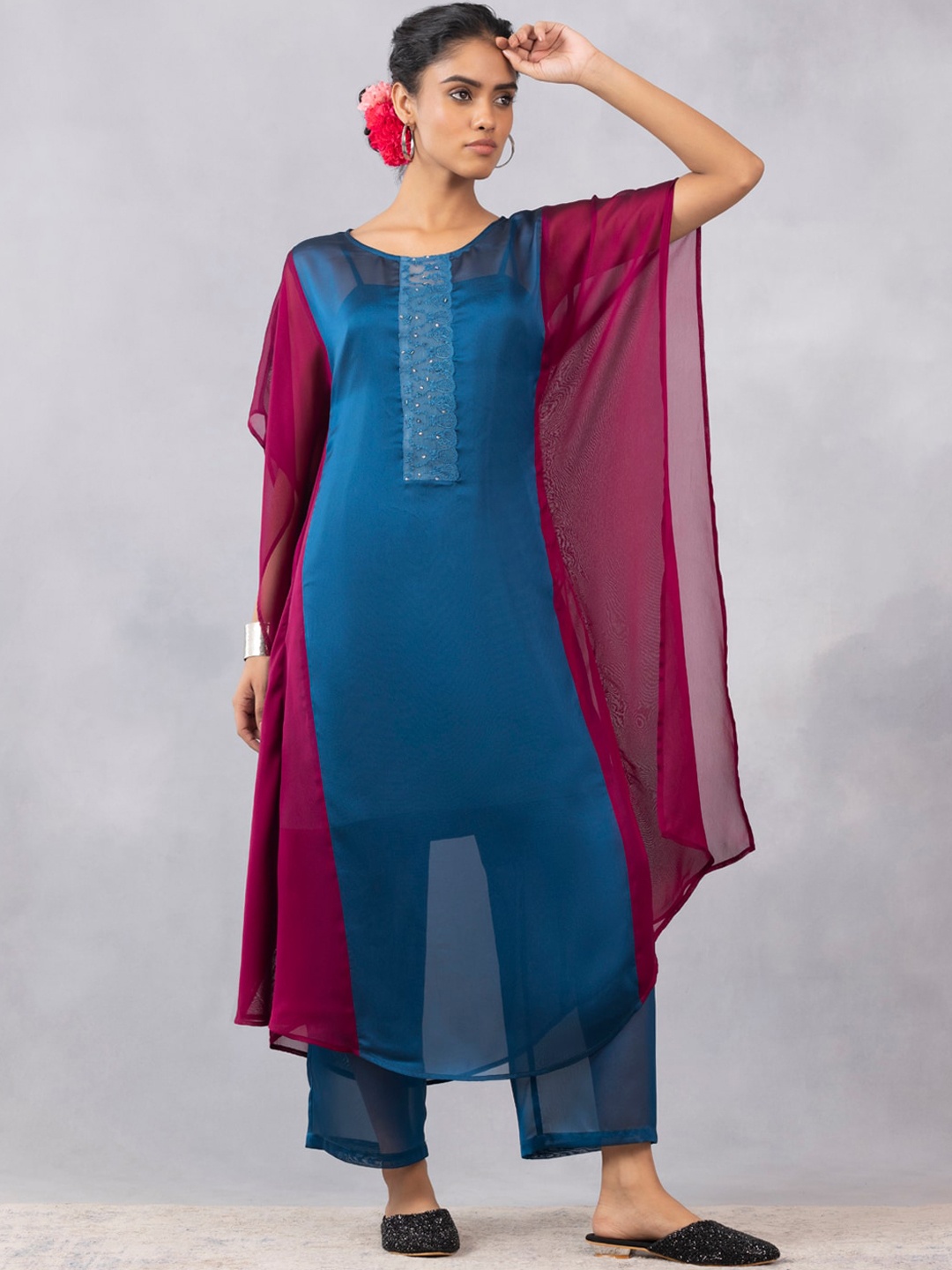 

SHAYE Flared Sleeves Kaftan Kurta with Trousers with Camisole, Teal