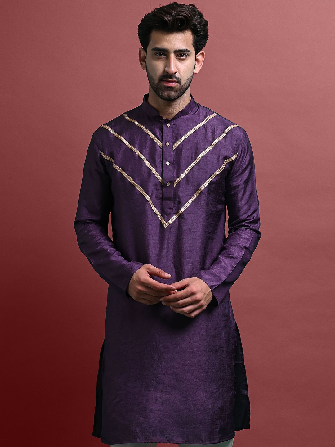 

VESHAM Embellished Mandarin Collar Straight Kurta, Purple