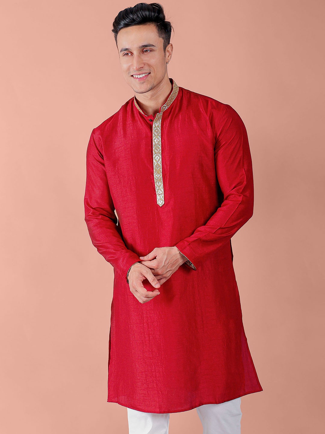 

VESHAM Embellished Lace Frills Bows and Ruffles Straight Kurta, Maroon