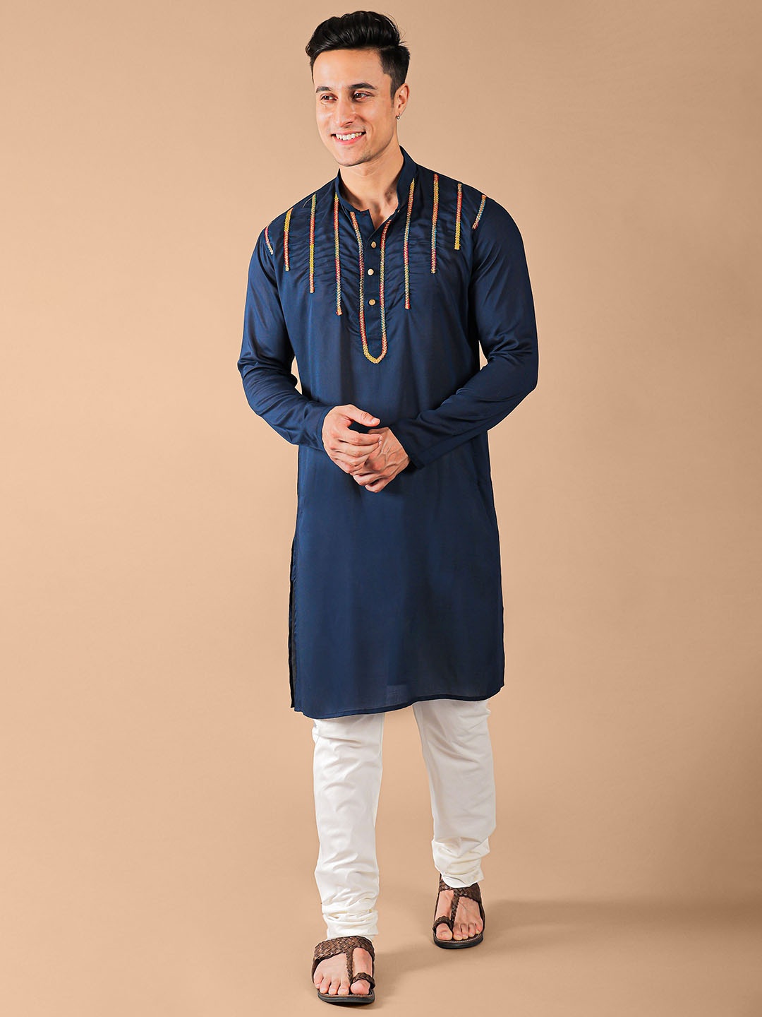 

VESHAM Embellished Gotta Patti Mandarin Collar Kurta, Blue