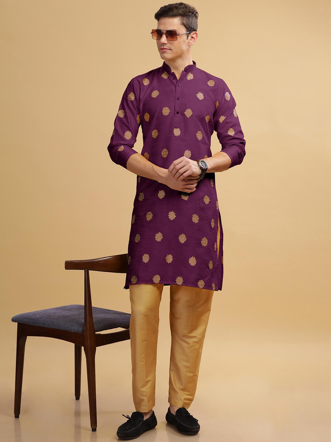 

Anouk Geometric Woven Design Kurta, Purple