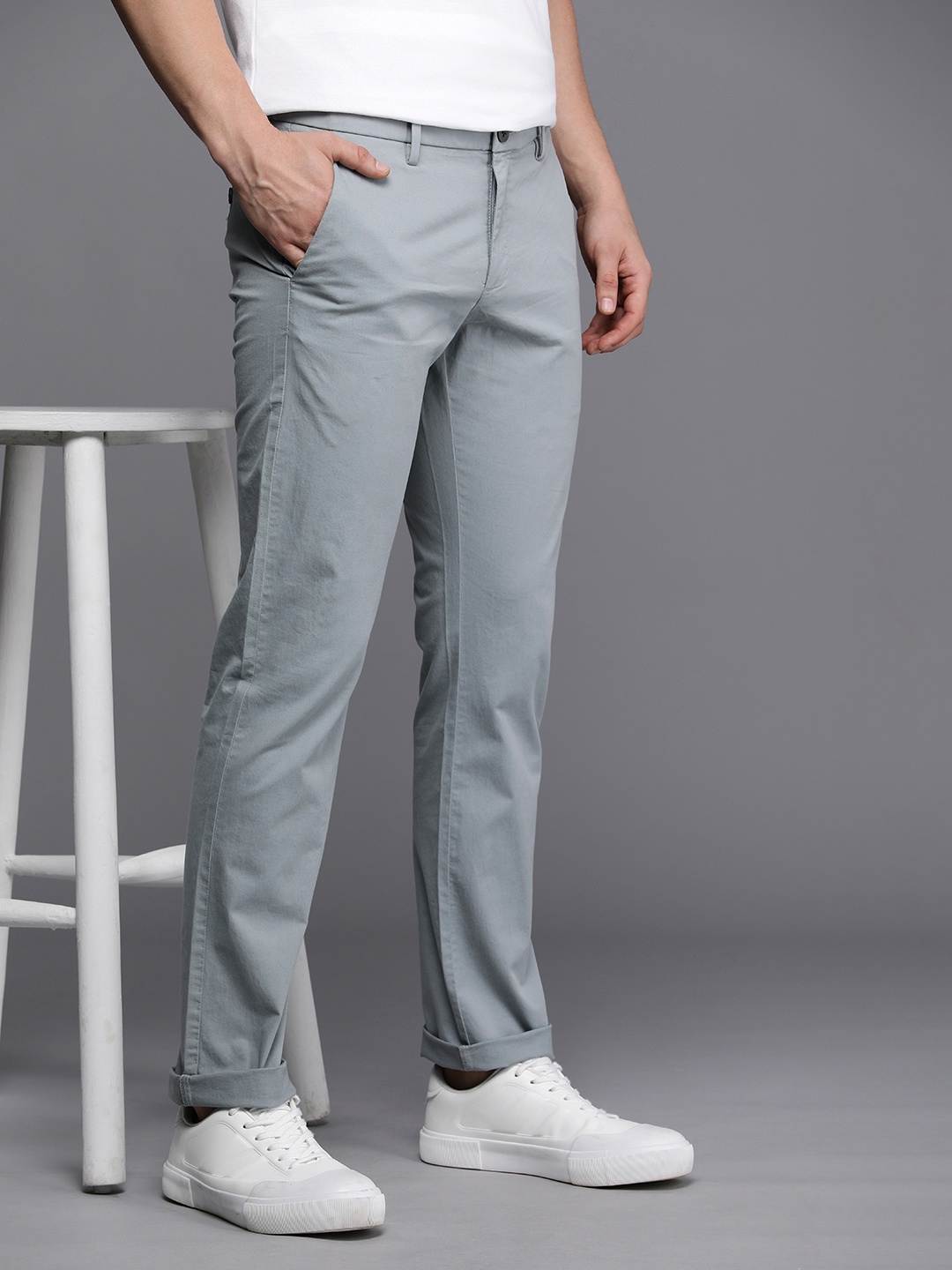 

Allen Solly Men Slim Fit Chinos, Grey