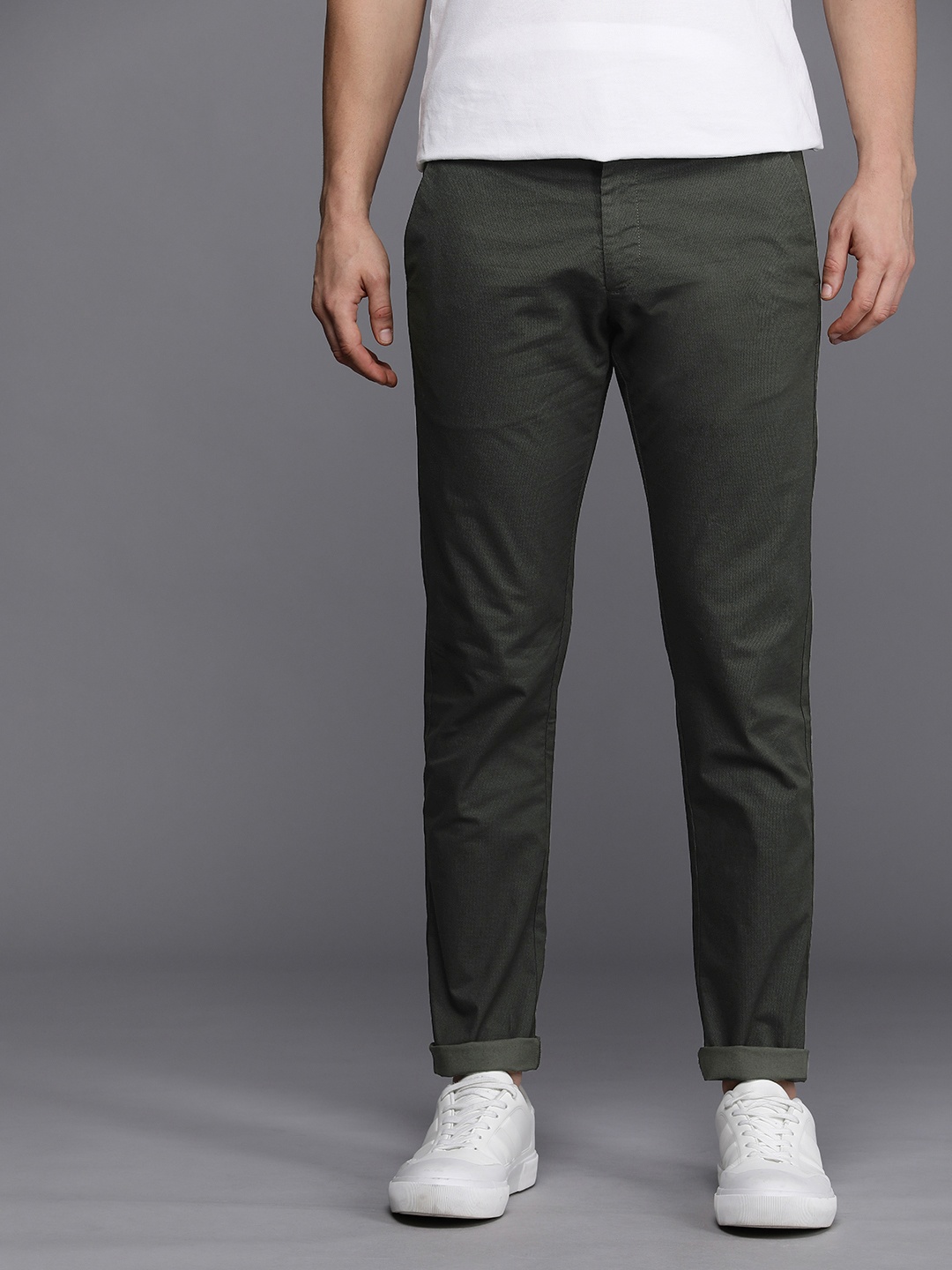 

Allen Solly Men Textured Slim Fit Chinos, Green