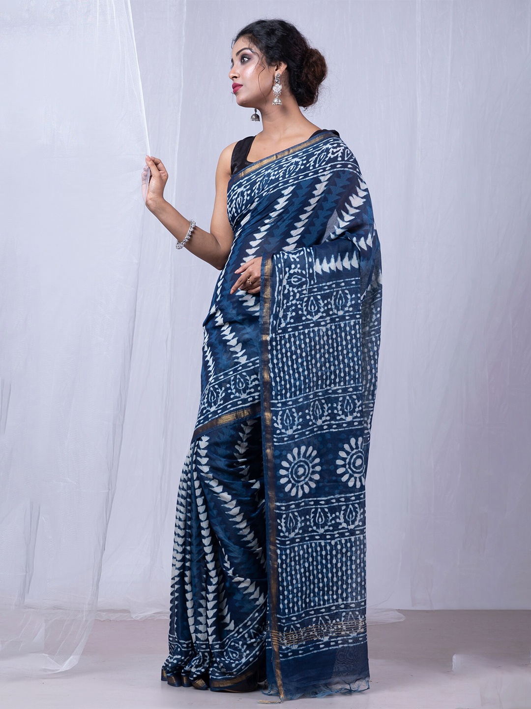 

Unnati Silks Ethnic Motifs Printed Chanderi Saree With Tassels, Blue