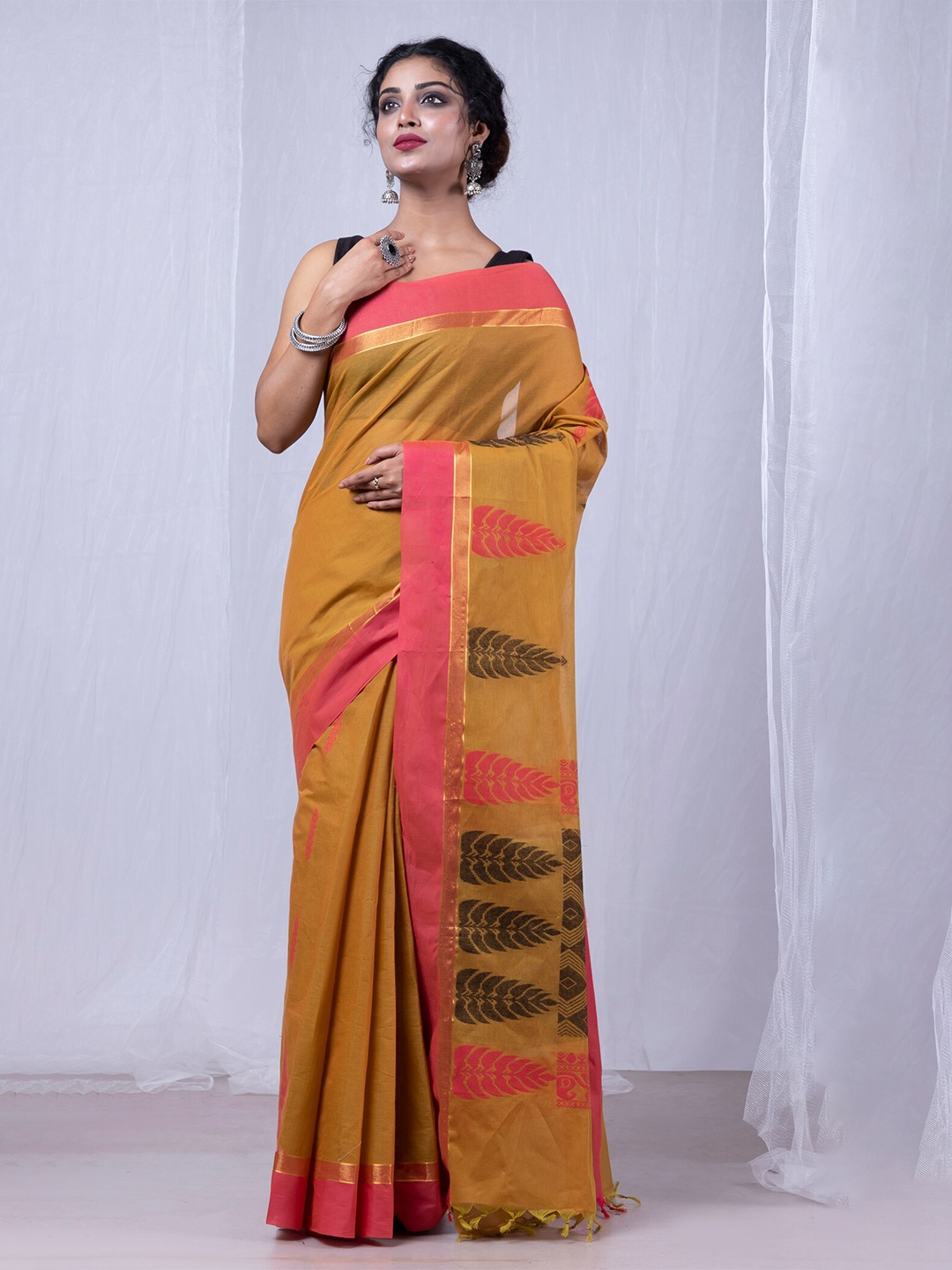 

Unnati Silks Ethnic Woven Design Chettinad Saree, Yellow