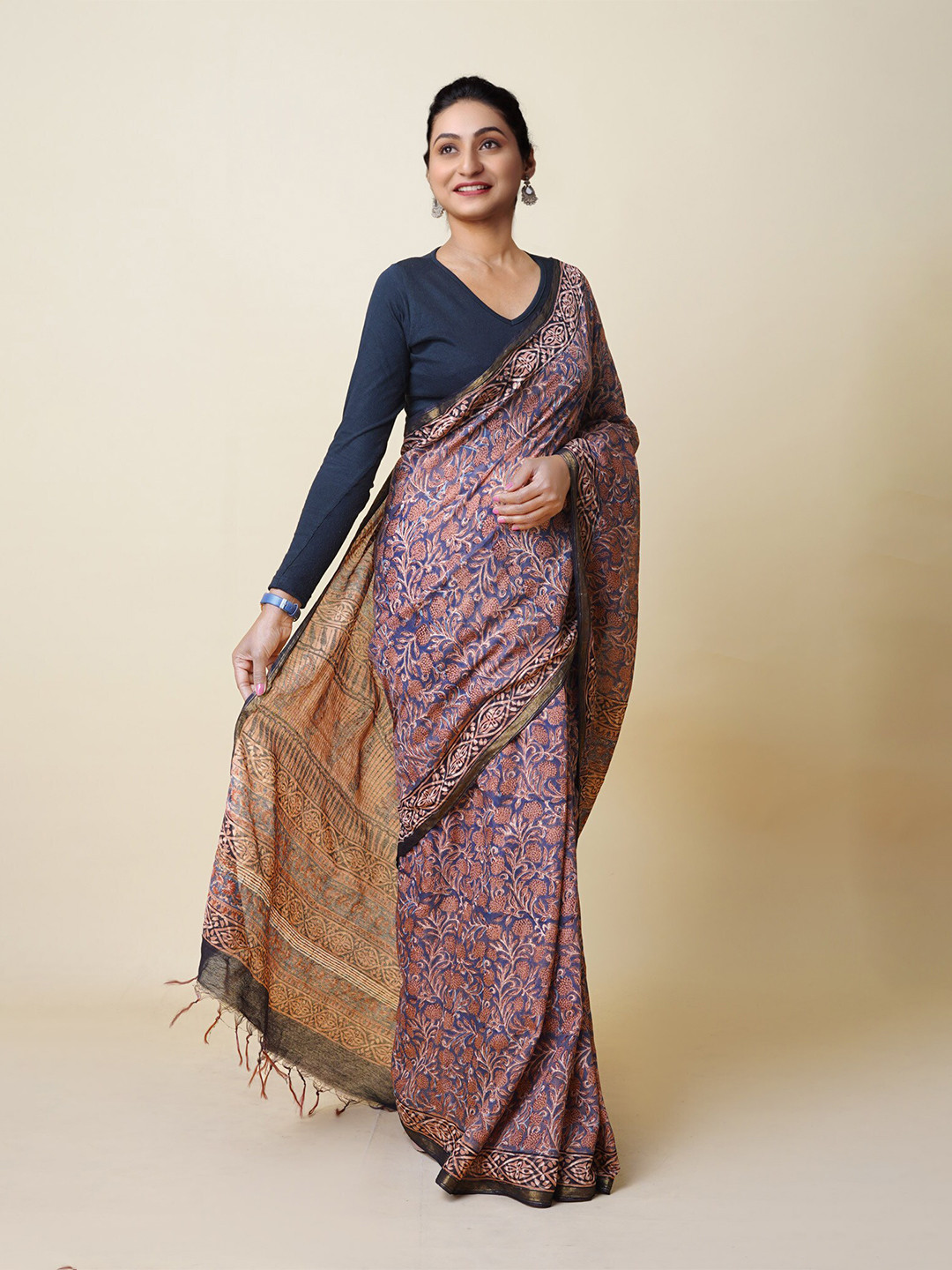

Unnati Silks Ethnic Motifs Printed Zari Silk Cotton Chanderi Saree, Grey