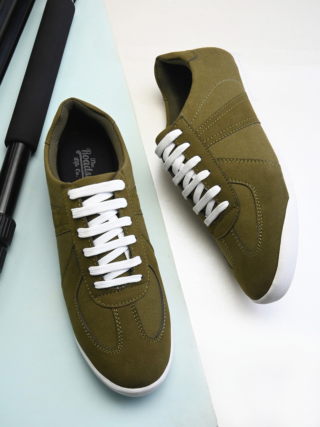 

The Roadster Lifestyle Co. Men Tokyo Pulse Sneakers, Olive