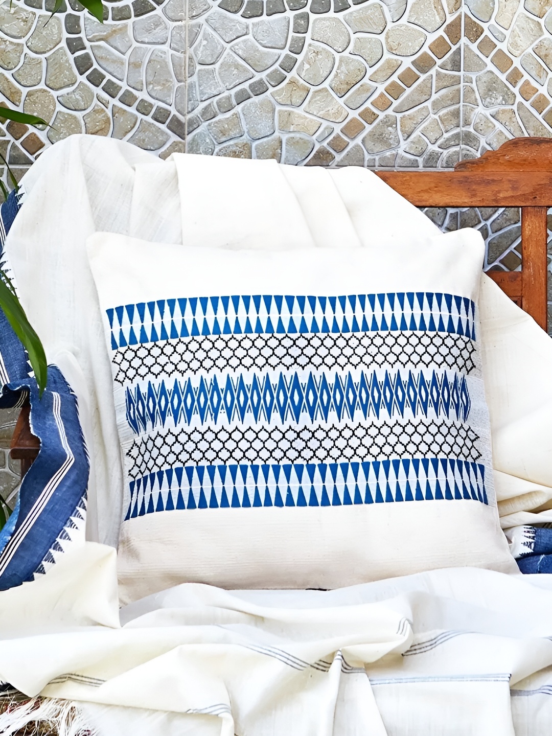 

Peepul Tree Blue & White Geometric Cotton Square Cushion Covers