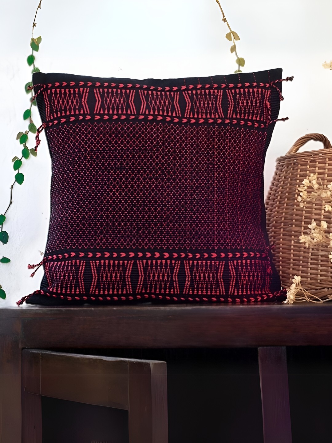 

Peepul Tree Black & Red Geometric Square Cotton Cushion Covers