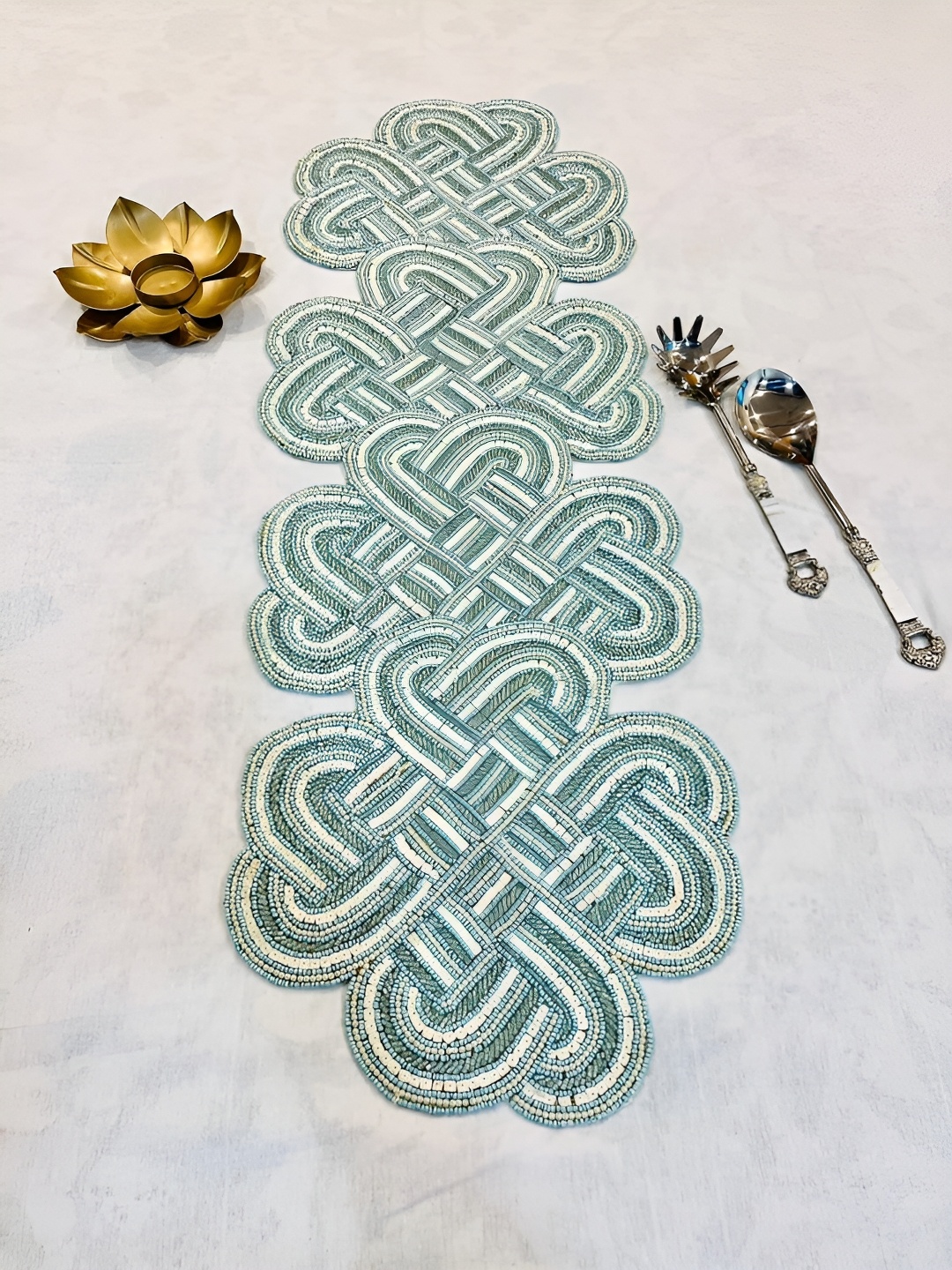 

YWULY Blue & White Floral Beads Embellished Abstract Shape Table Runner