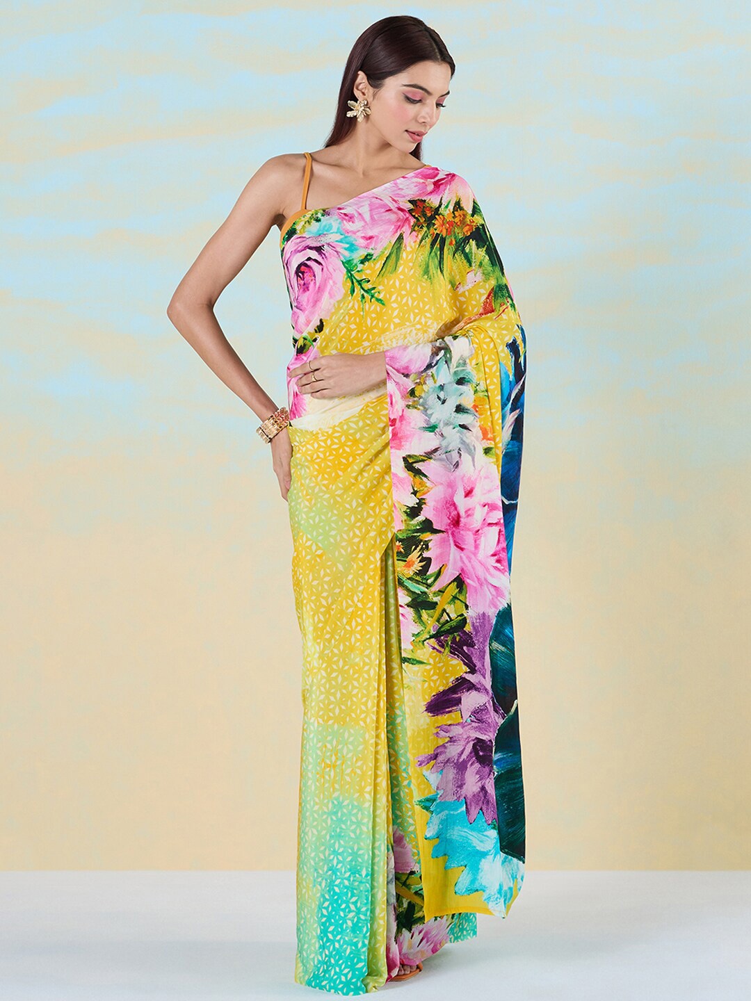 

navyasa by liva Floral Printed Liva Saree, Yellow
