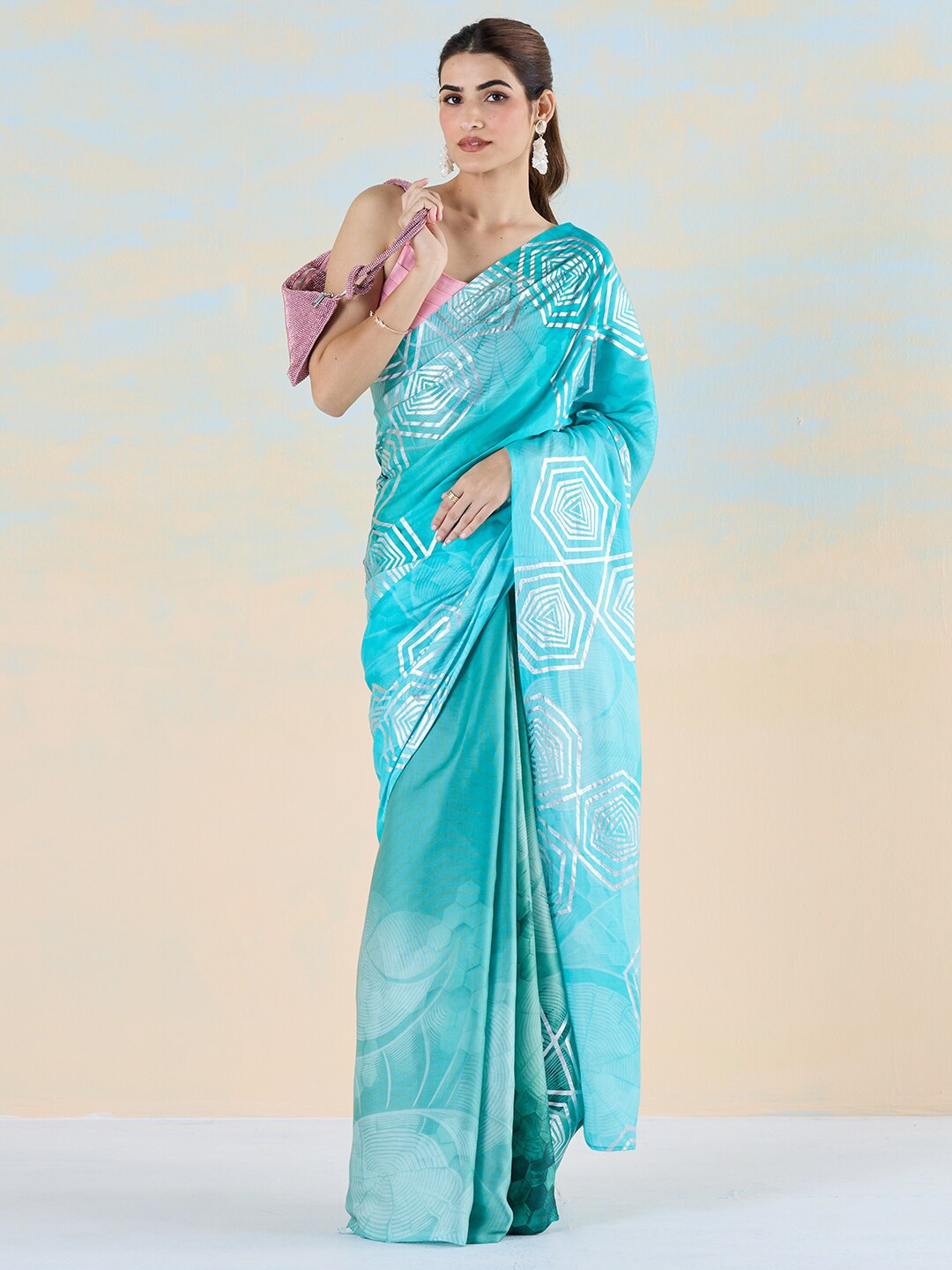 

navyasa by liva Geometric Printed Liva Saree, Blue