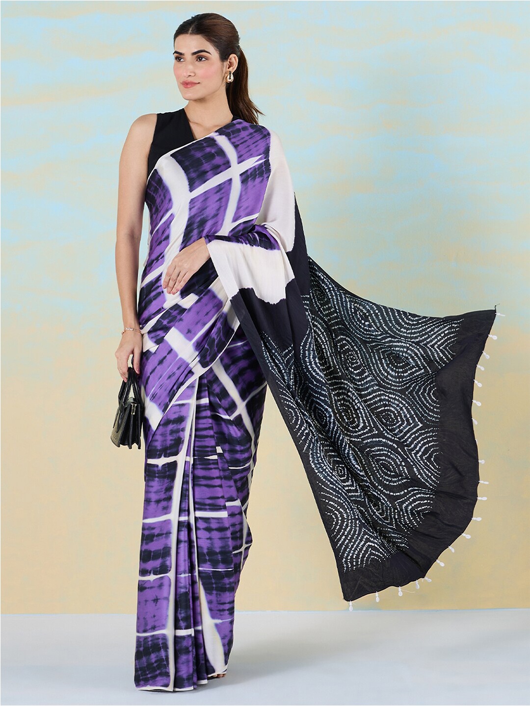 

navyasa by liva Checked Liva Saree, Purple