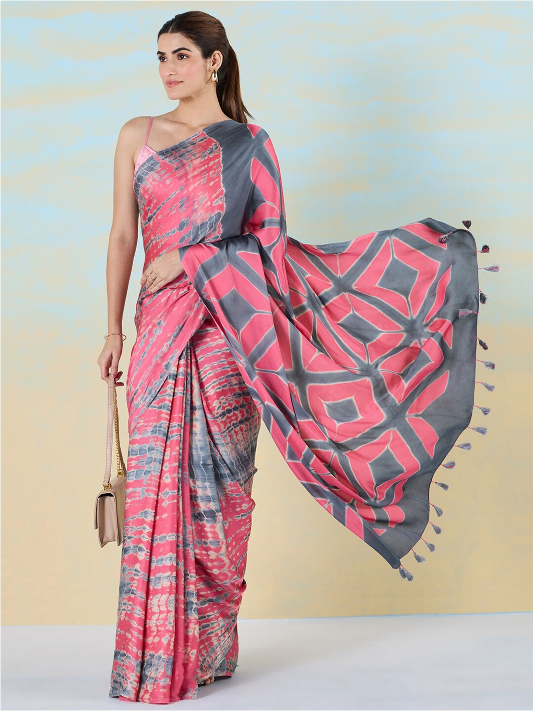 

navyasa by liva Tie and Dye Liva Saree with Tassels, Pink