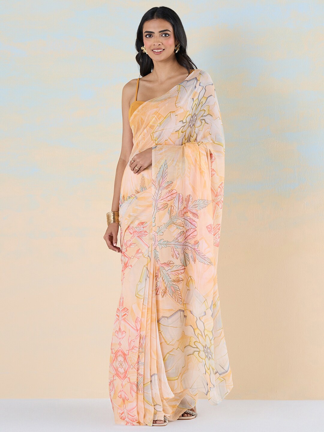 

navyasa by liva Floral Printed Liva Saree, Peach