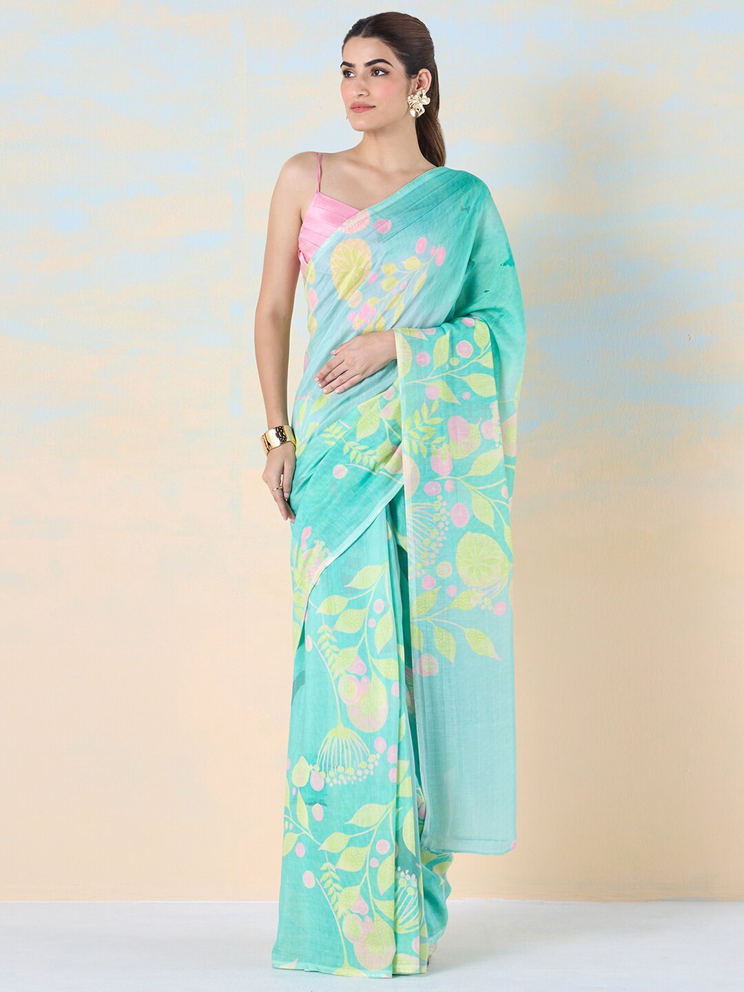 

navyasa by liva Floral Printed Liva Saree, Blue