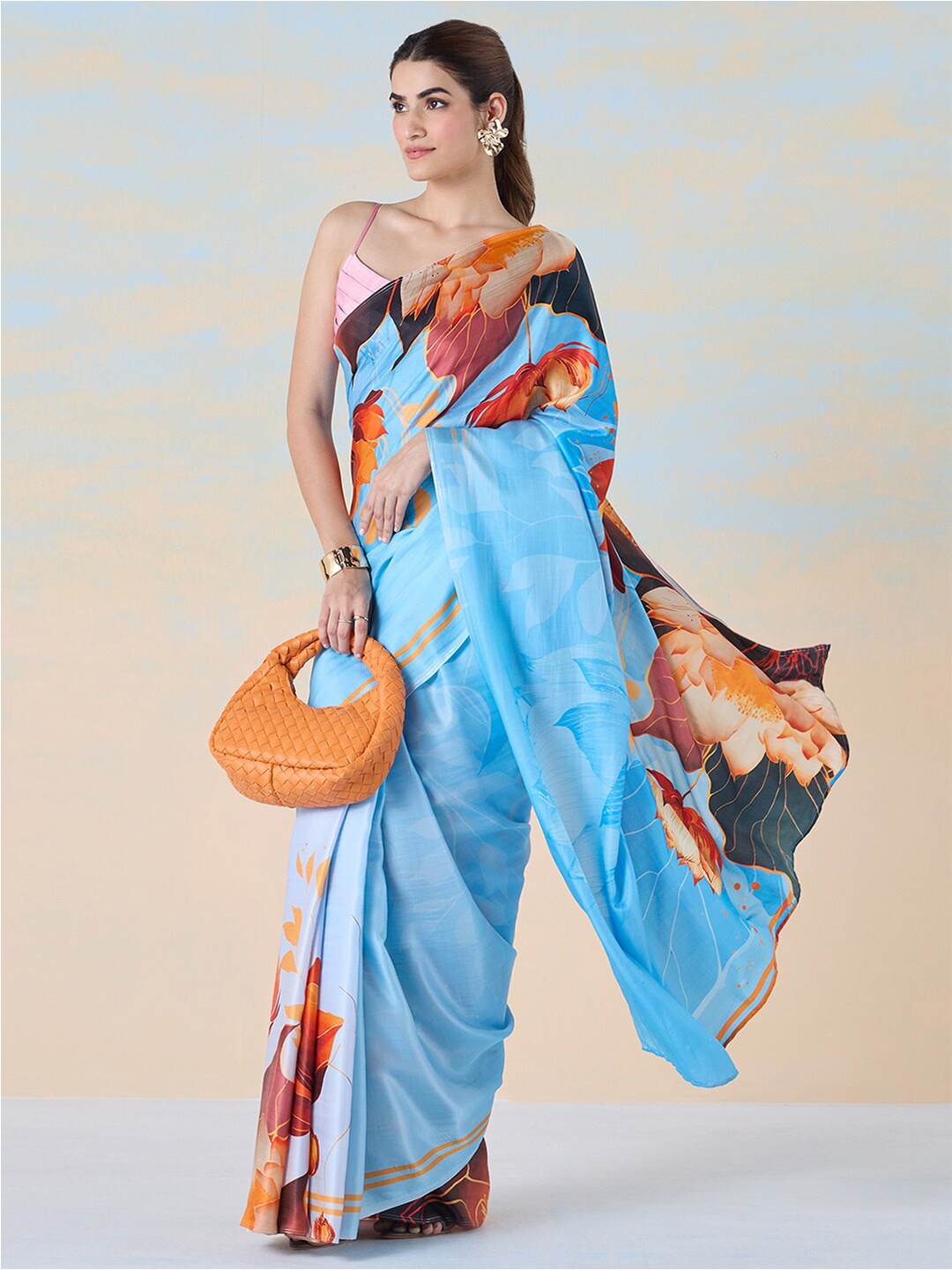 

navyasa by liva Floral Printed Liva Saree, Blue