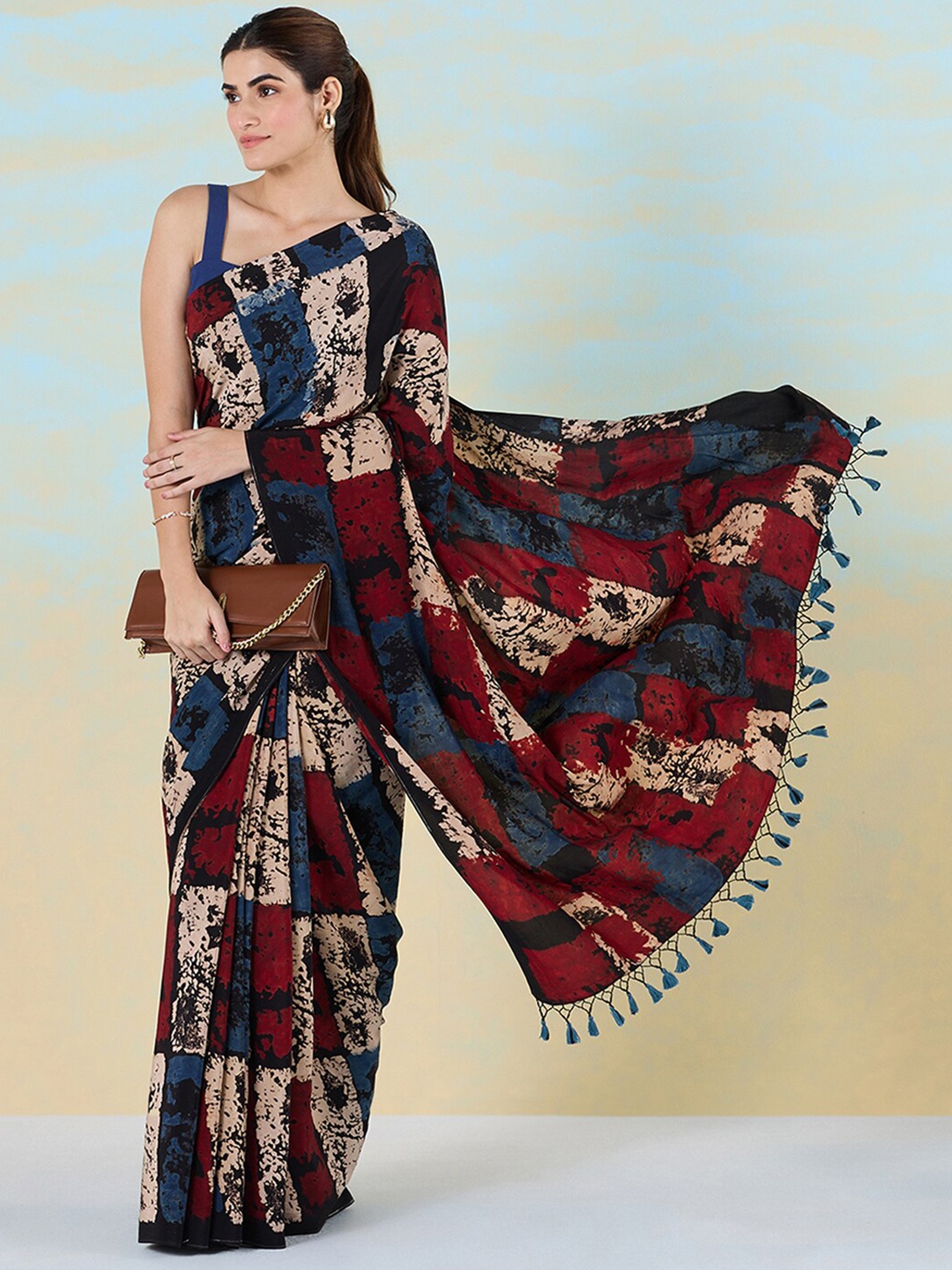 

navyasa by liva Abstract Printed Liva Saree, Red