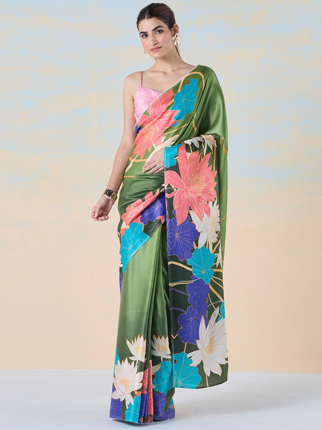 

navyasa by liva Floral Printed Liva Saree, Green