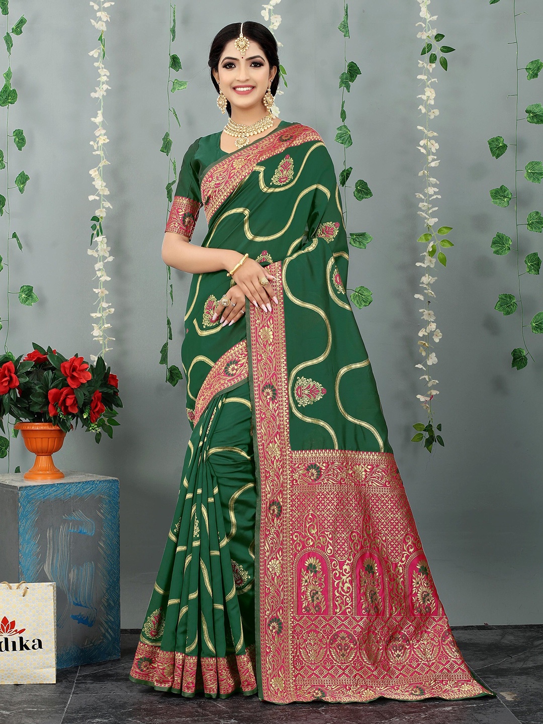 

Sadika Woven Design Kanjeevaram Saree, Green