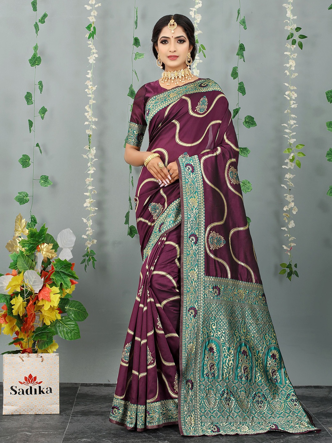 

Sadika Woven Design Zari Kanjeevaram Saree, Purple