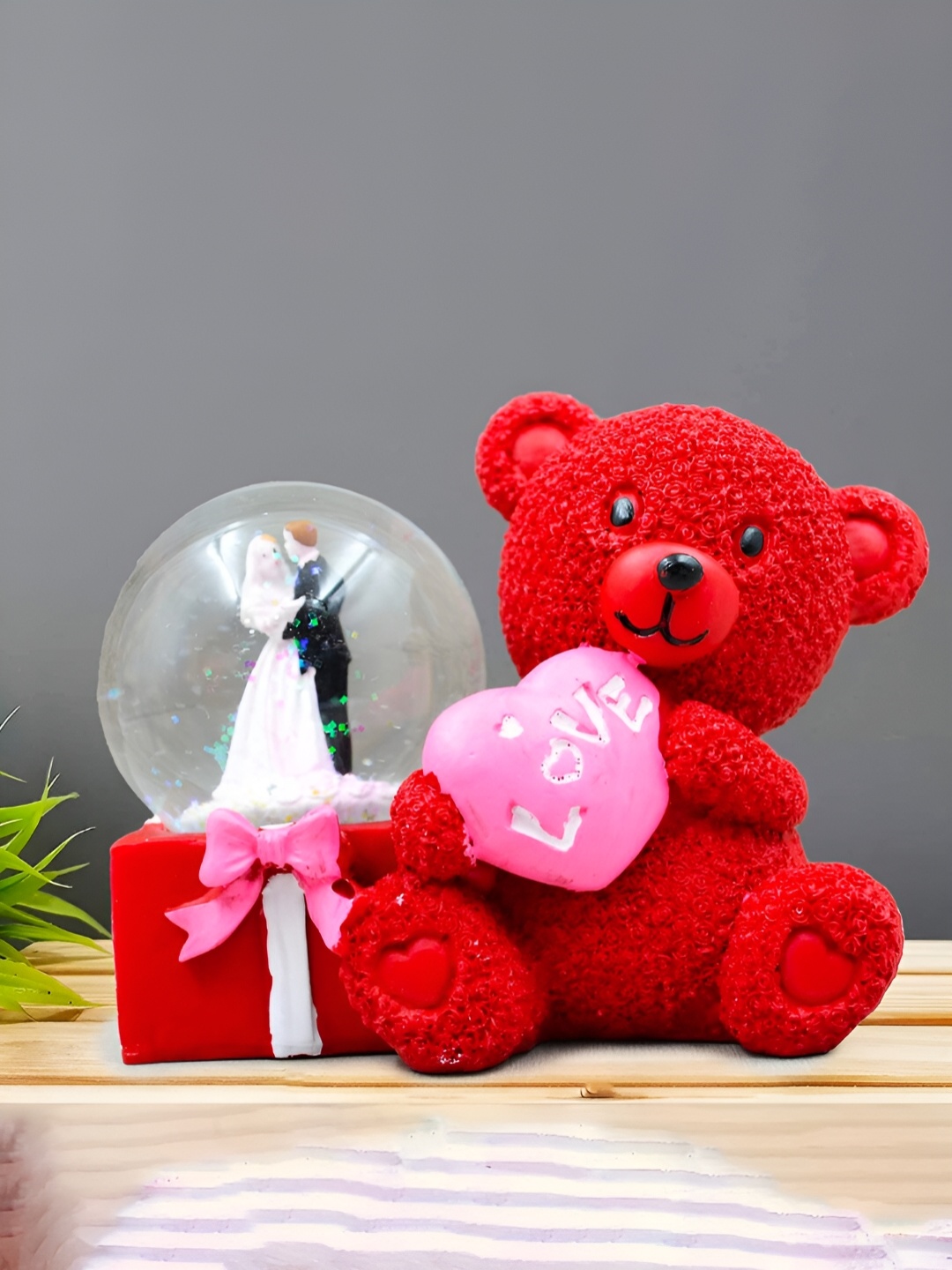 

CraftVatika Red and White Romantic Love Couple Figurine Showpiece