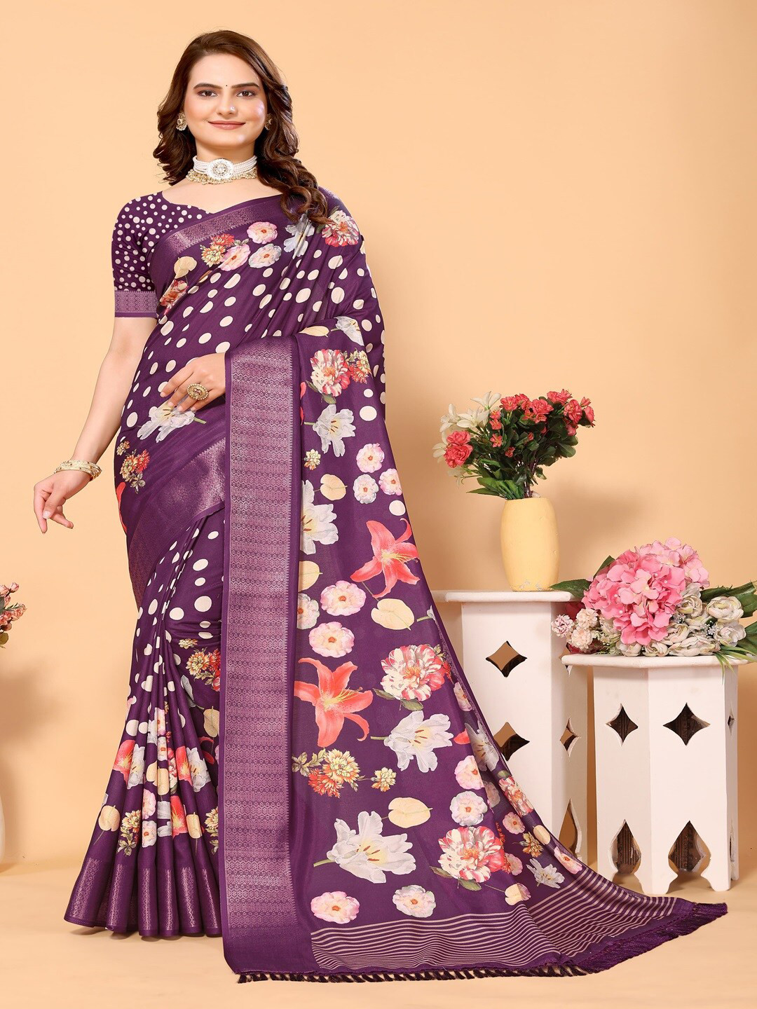 

ARYZE Floral Printed Woven Design Zari Saree, Purple